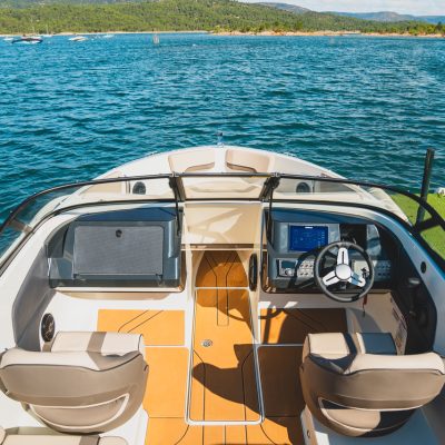 bayliner-v20-boat-closeup-06004-X2